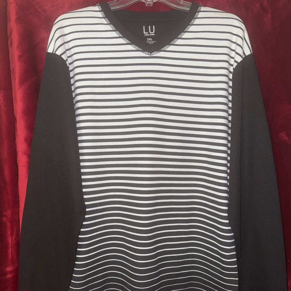 Men’s Big and Tall Black and White V-Neck Striped Thermal Pullover